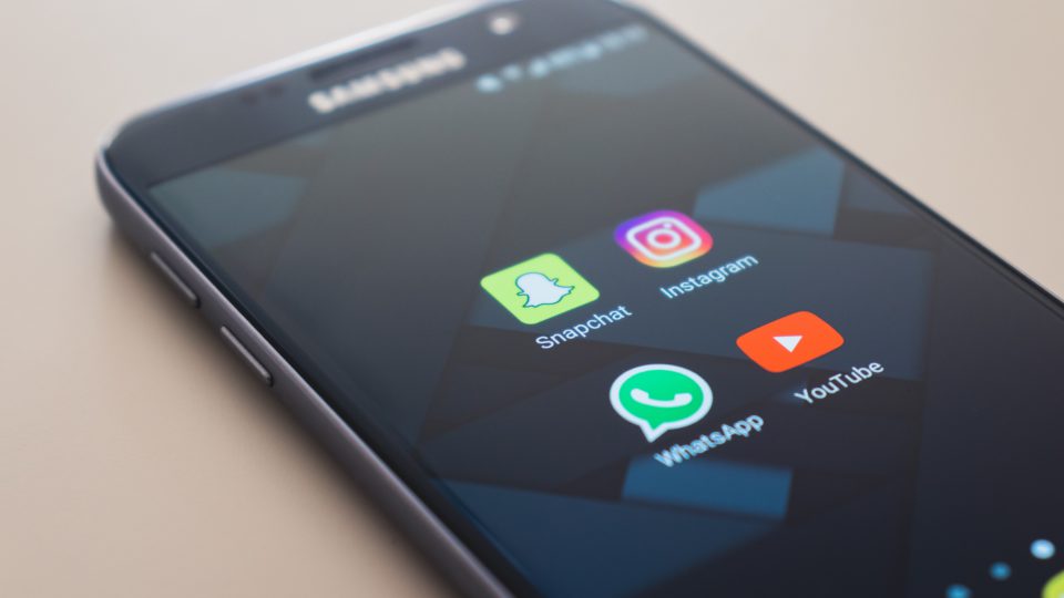 Cobrança por WhatsApp: 4 dicas de como fazer para vender mais